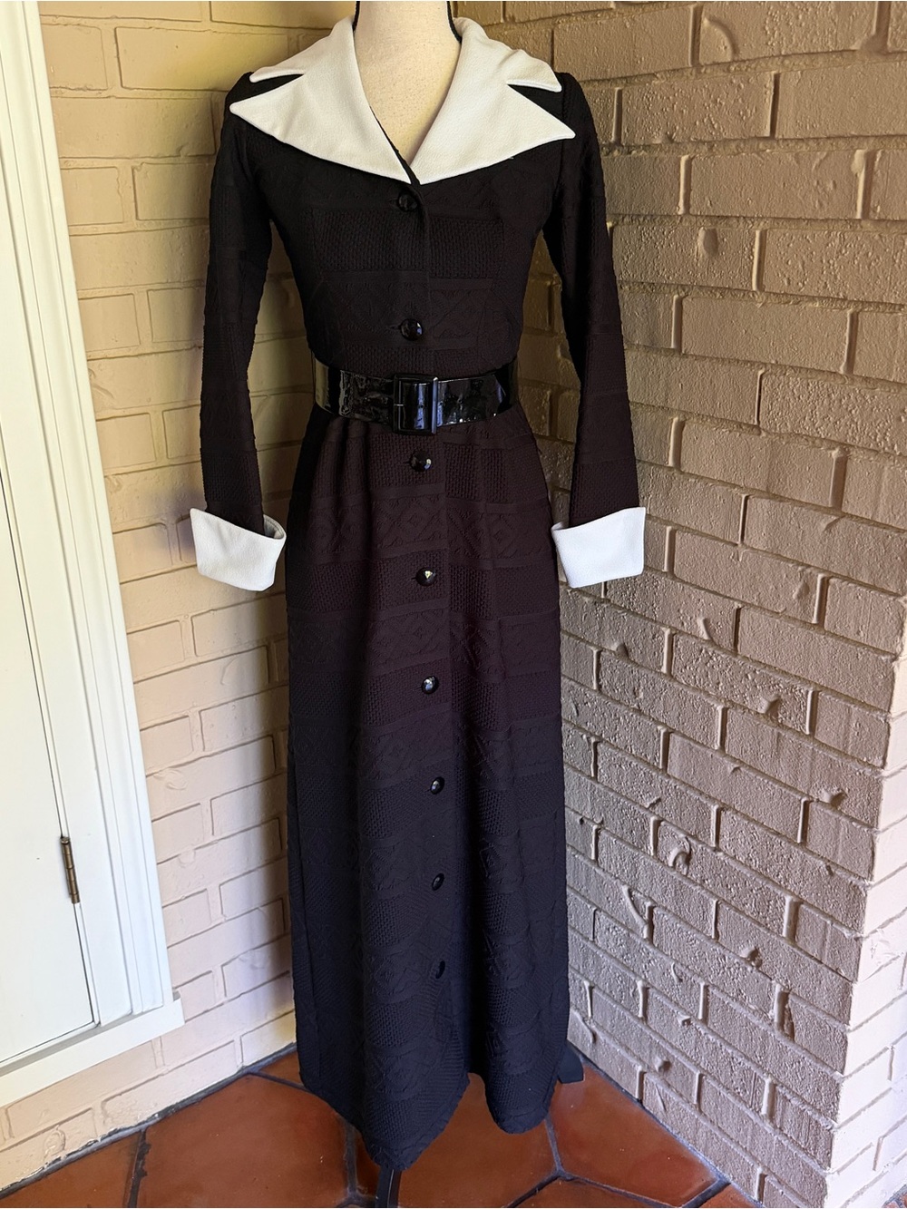 Vintage 70s Black Button Front Belted Dagger Collar Maxi Dress Fitted Embossed S - Picture 1 of 8
